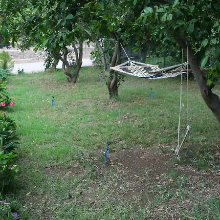 Naz Apartlari